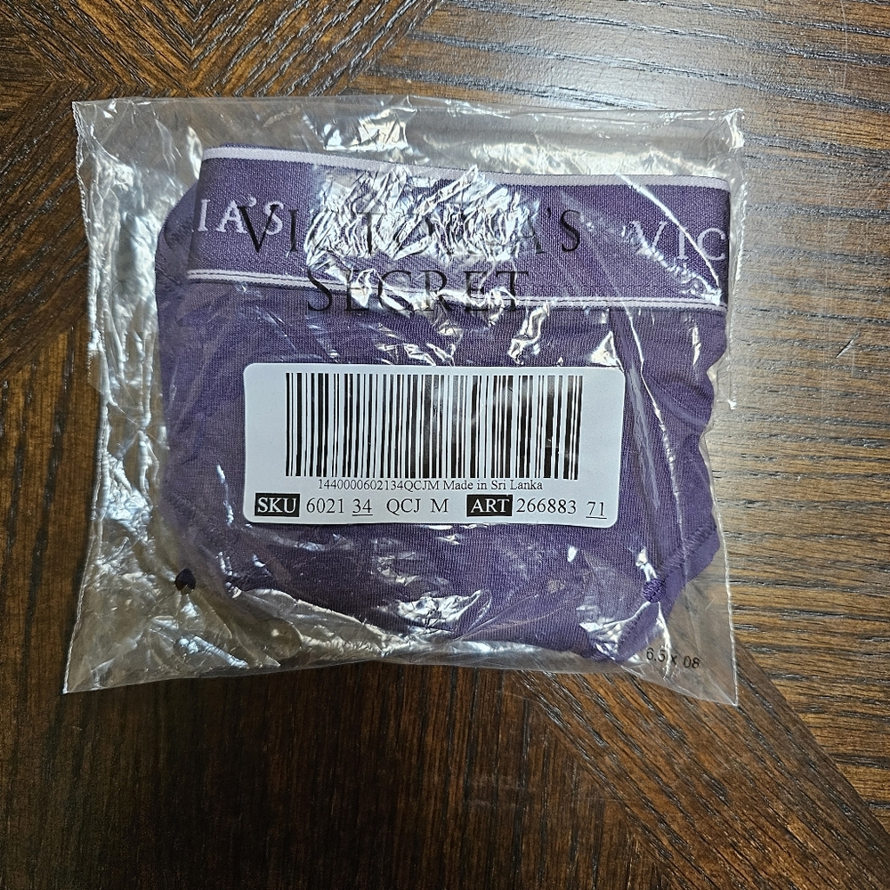 Victoria’s Secret Logo Cotton Hiphugger Panty size M NEW